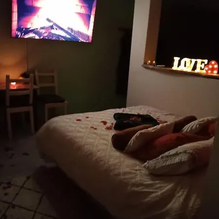 Detente Pour Nuit Unique דירה שרלרואה